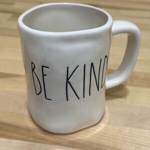 Rae Dunn BE KIND Farmhouse Cottagecore Minimalist White‎ Ceramic Cup Mug